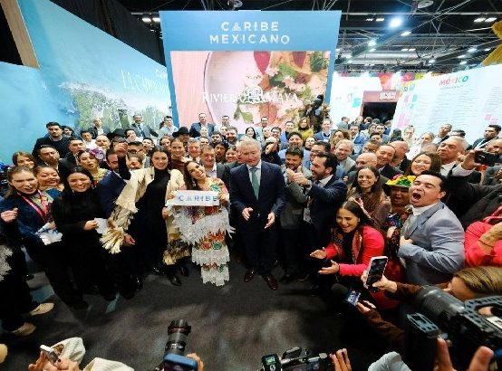 Mara Lezama y Josefina Rodríguez cortan listón inaugural del pabellón del Caribe Mexicano, Capital Mundial de las Vacaciones, en FITUR 2026