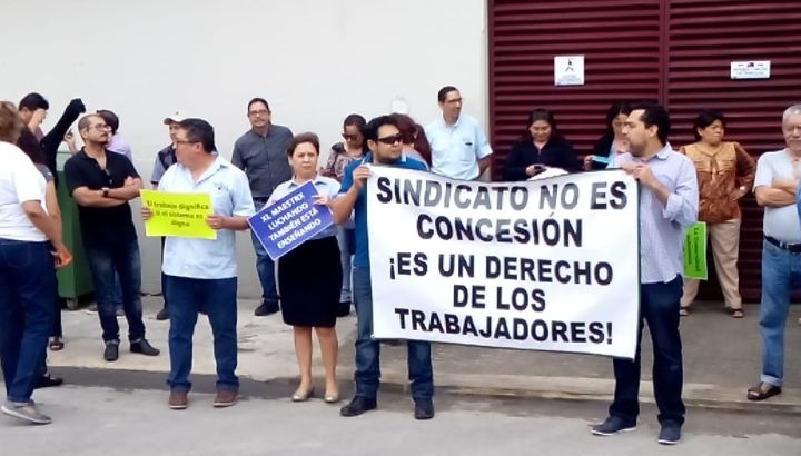 Exigen trabajadores de la UQRoo se reconozca su sindicato