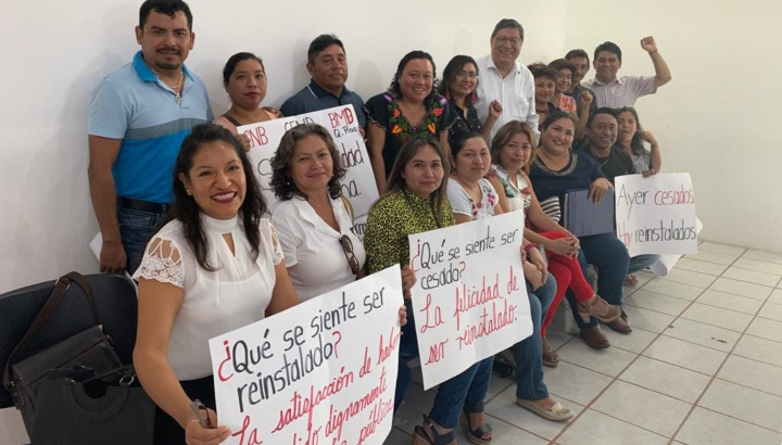 Reinstalan a maestros quintanarroenses despedidos durante el gobierno peñista