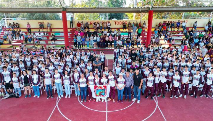 Mary Hernández abandera a delegación de Felipe Carrillo Puerto rumbo a los Juegos CONADE 2025