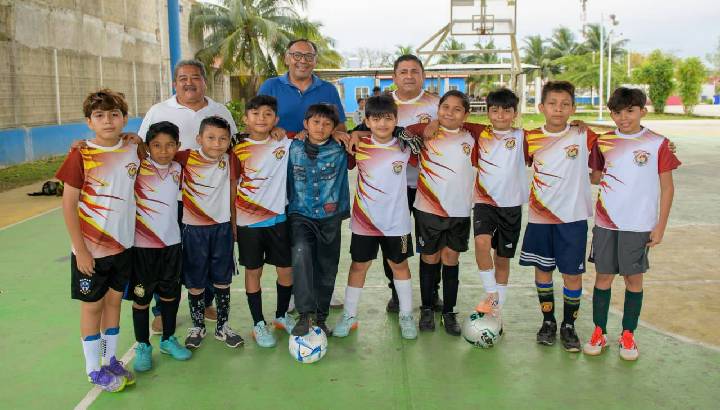 Con una gran participación de alumnos se desarrolla la fase municipal de la Copa Escolar Nacional 2026 de educación básica