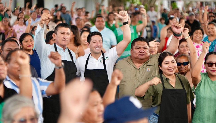 Renán Sánchez Tajonar y “Chepe” Contreras fortalecen la cercanía con la gente en Cozumel