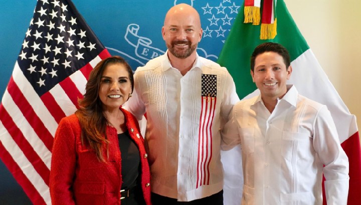 Quintana Roo fortalece sus lazos internacionales: Renán Sánchez Tajonar