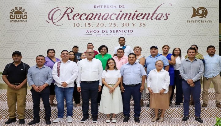 Reconocen trayectoria de 383 trabajadores municipales