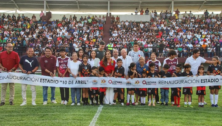 Noche histórica para Chetumal: renace el Estadio 10 de Abril