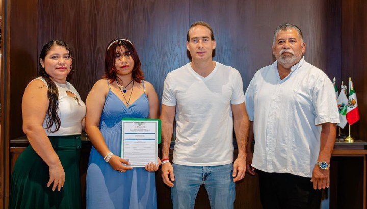 Fortalece ayuntamiento de Tulum oportunidades educativas para personas adultas