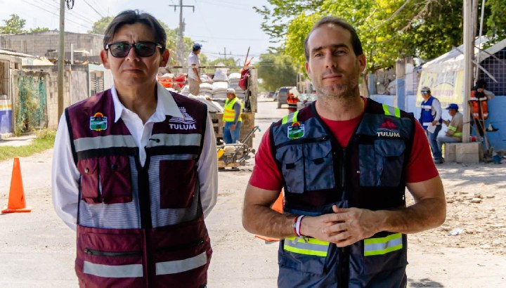 Refuerza gobierno municipal jornada permanente de bacheo para mejorar la movilidad en Tulum
