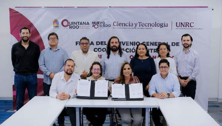 Firman convenio que crea la Universidad Rosario Castellanos en Playa del Carmen y Chetumal