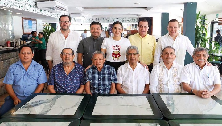 Estefanía Mercado fortalece la memoria histórica de Playa del Carmen junto a exdelegados