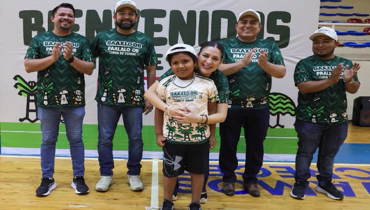 Estefanía Mercado inaugura el curso de verano Baaxlo’ob Paalalo’ob 2026