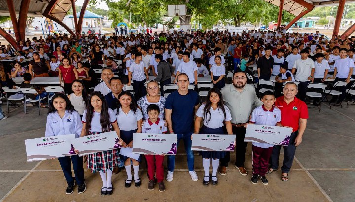 Fortalece gobierno de Diego Castañón a las escuelas de Tulum con acciones durante todo el ciclo escolar