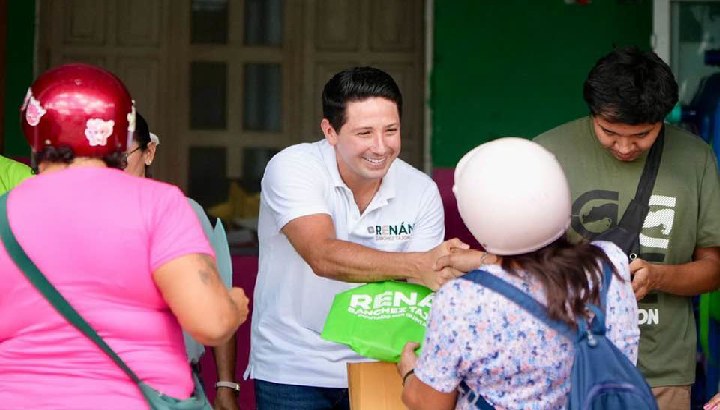Exitosa respuesta al programa de kits de libretas de Renán Sánchez Tajonar; se agotan en un solo día