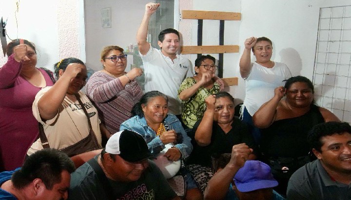 Renán Sánchez Tajonar se reúne con vecinas y vecinos de la colonia Emiliano Zapata