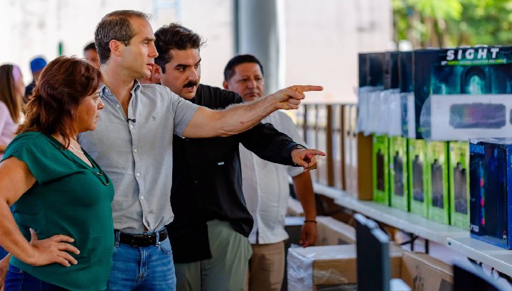 Fortalecen áreas municipales de Tulum con nuevo mobiliario y equipo de cómputo
