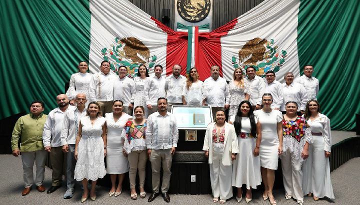 Celebran en el Congreso del Pueblo el 52 Aniversario de Quintana Roo