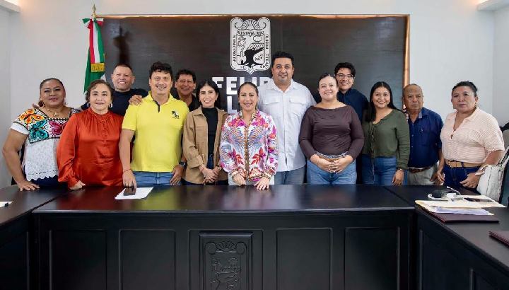 Cabildo aprueba renuncia de Hugo Flores Vega a la Secretaría General; asume Marilyn Pech