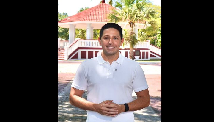 Renán Sánchez Tajonar deja la dirigencia estatal del Partido Verde en Quintana Roo