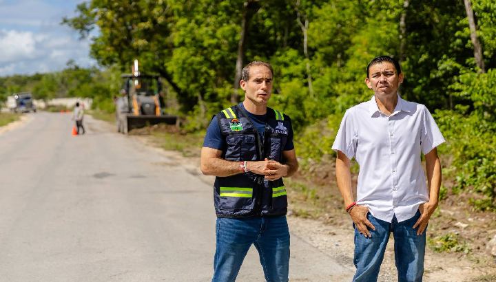 Refuerza Tulum la limpieza y el mantenimiento de espacios públicos en la colonia Cristal